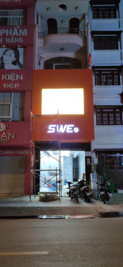 Làm bảng hiệu shop thời trang quận 10