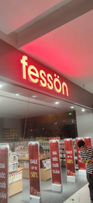 thi-cong-bang-hieu-chu-noi-tphcm