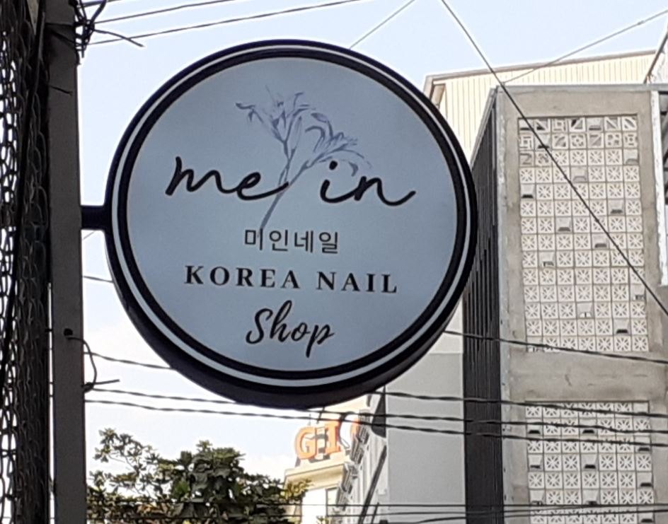 thi-cong-bien-hieu-spa-tphcm