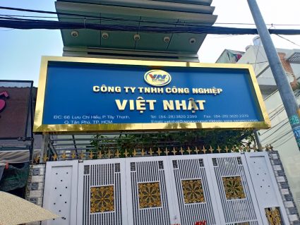 Bảng hiệu công ty Việt Nhật