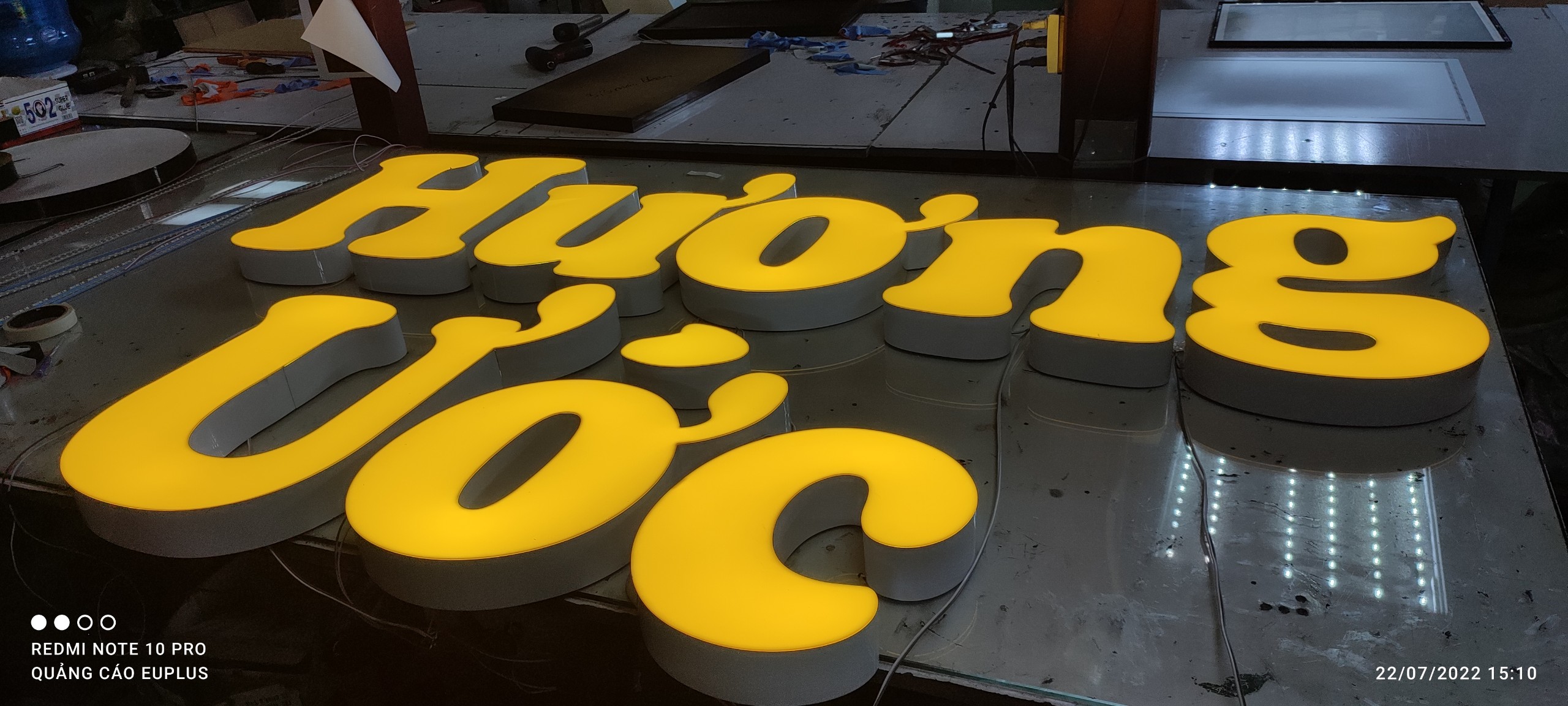 Thi công biển hiệu hộp đèn tphcm thi-cong-bien-hieu-hop-den