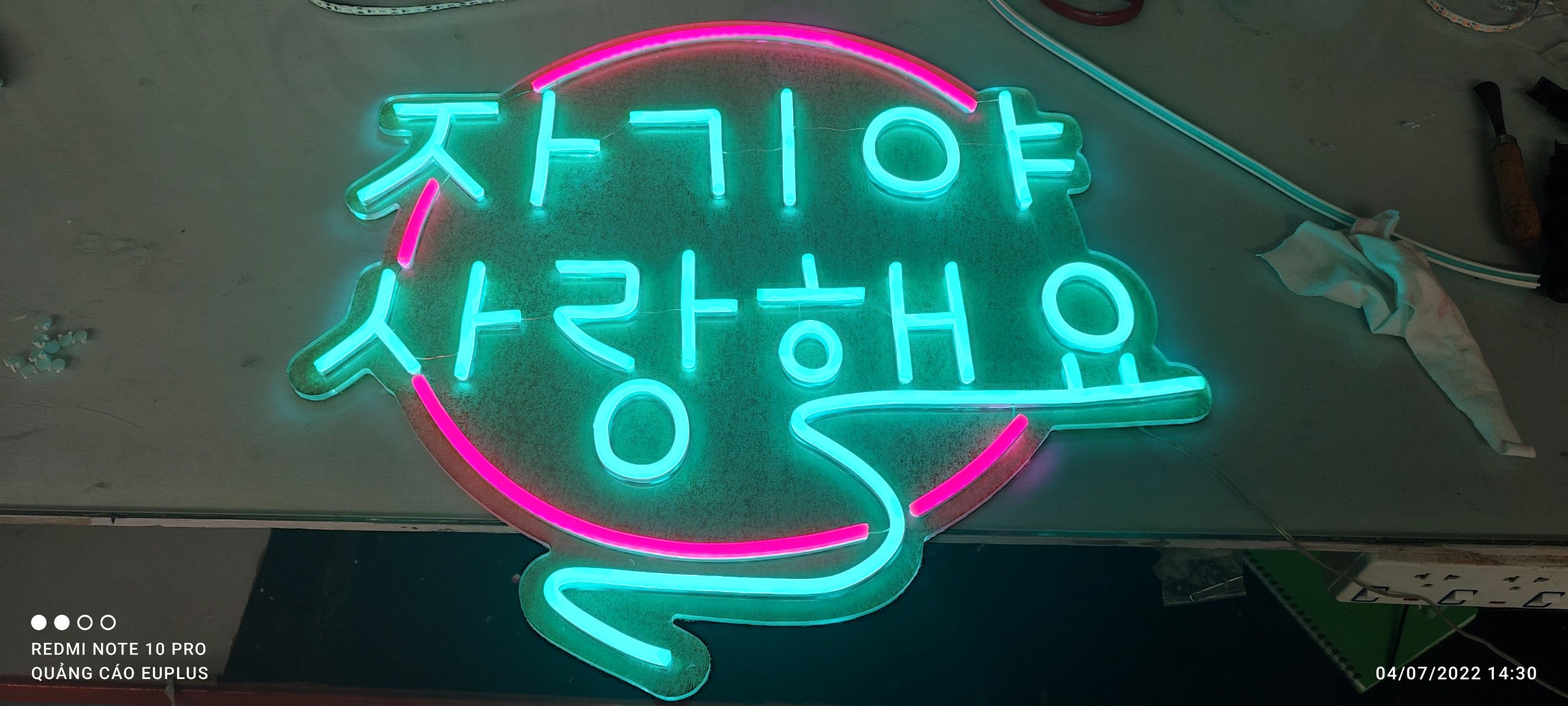 Thi công biển hiệu đèn LED tphcm thi-cong-bien-hieu-den-led