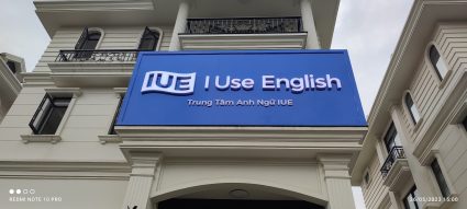 thi công mặt dựng anh ngữ