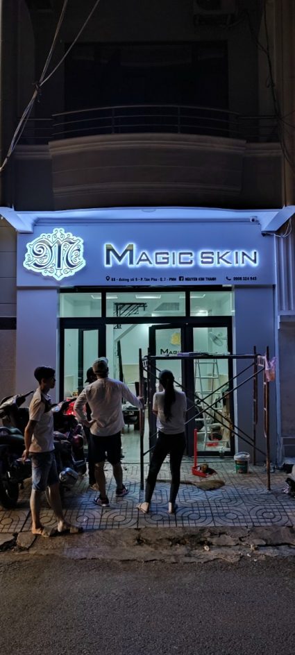 Làm bảng hiệu mỹ phẩm