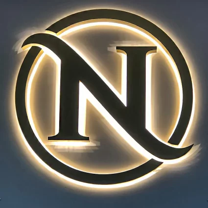 Logo chữ N gắn led