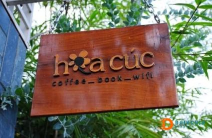 bảng hiệu cfe bằng gỗ