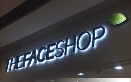 Chữ nét đậm nhạt gắn đèn