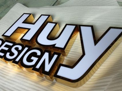 Chữ hông inox mặt Mica