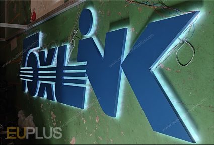 chữ màu xanh tươi