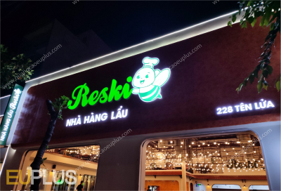 Bảng hiệu quán lẩu