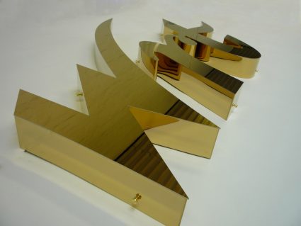 Gia công chữ inox cần kinh nghiệm và tay nghề cao