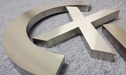 Logo nổi inox trắng xước