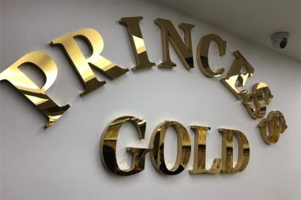 Bề mặt tráng gương sẽ phản chiếu ánh sáng đẹp