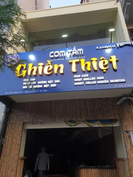 Bảng Alu chữ nổi quán cơm