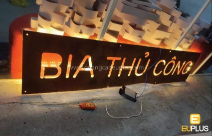 Bảng hiệu bia thủ công