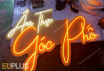 Đèn neon ẩm thực góc phố