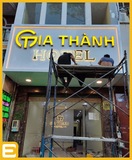 Thi công lắp đặt hoàn thiện bảng hiệu