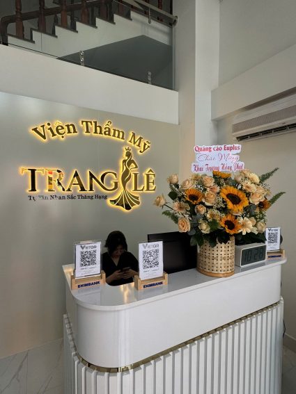 Logo lễ tân Viện Thẩm Mỹ