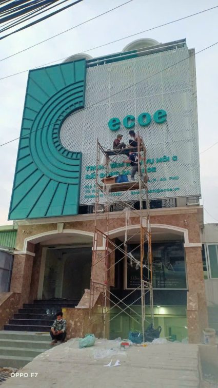 Thi công mặt dựng Alu