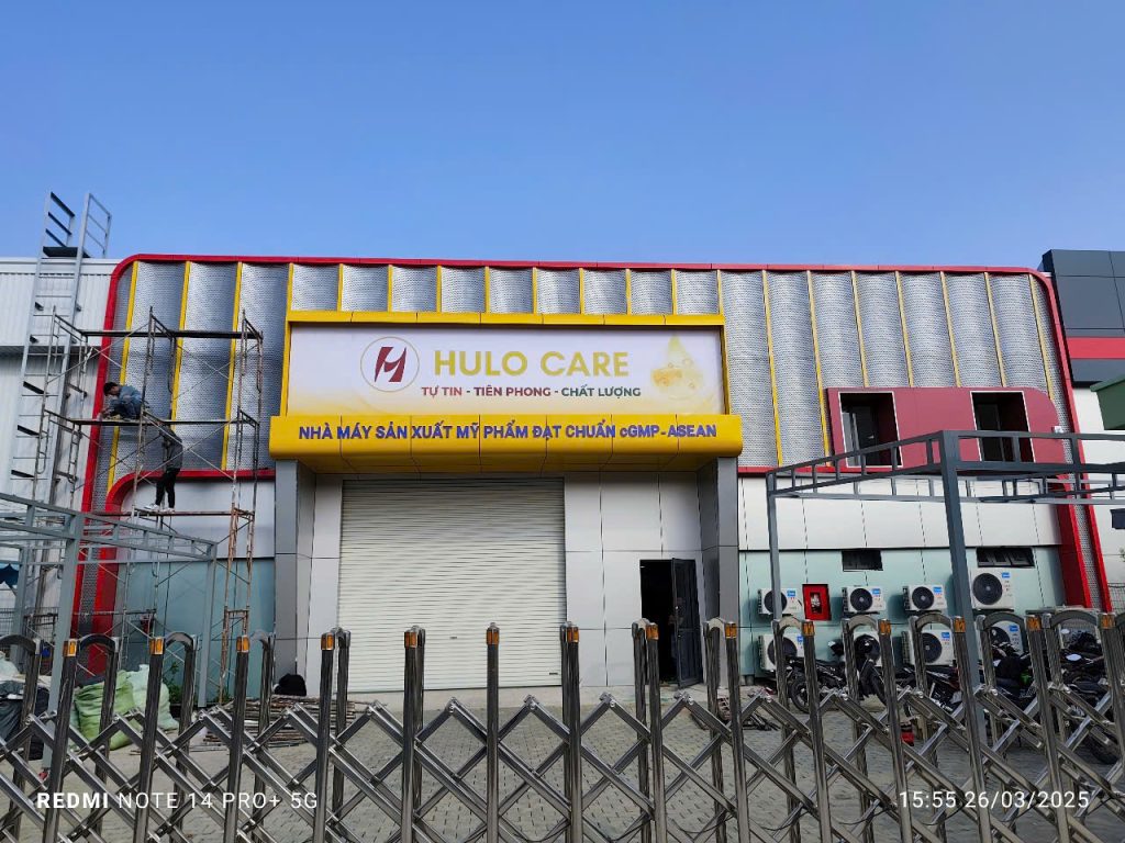 Nhà thầu phụ bảng hiệu nhà máy