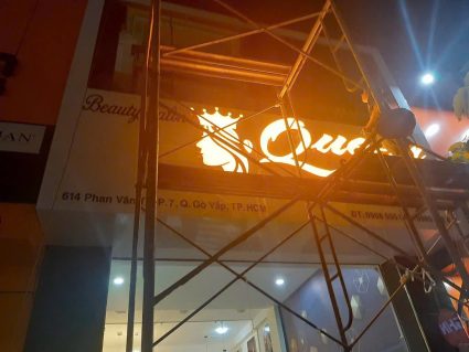 Thi công bảng hiệu spa giá rẻ