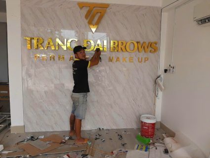 Thi công logo backdrop