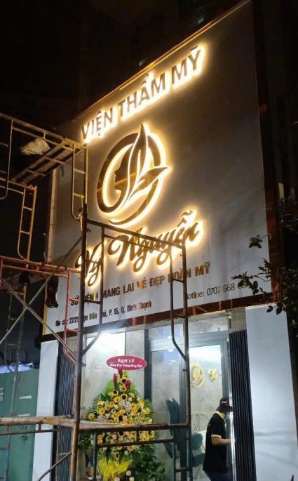 Báo giá làm bảng hiệu spa