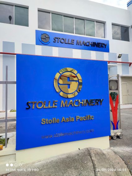 Lắp đặt logo nhà máy