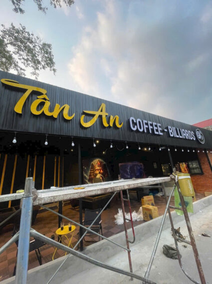 Bảng hiệu quán cafe