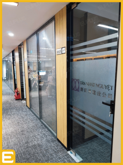 Thi công dán decal chuyên nghiệp