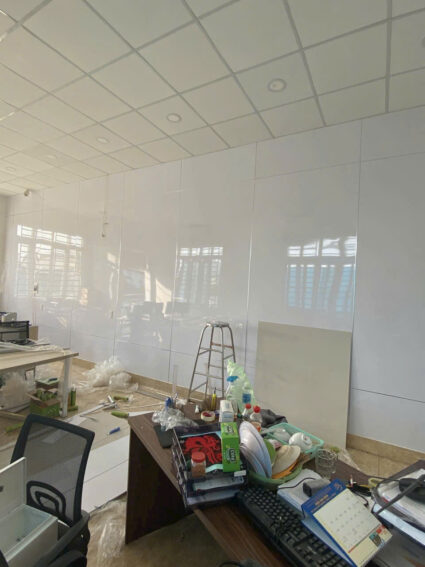 Vách trang trí văn phòng sang trọng