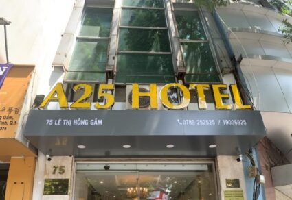 Thiết kế bảng hiệu Hotel đơn giản