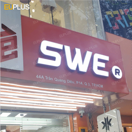 thiết kế bảng hiệu quần áo