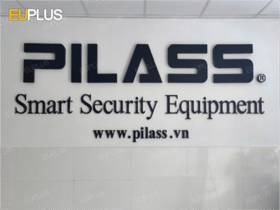 Bảng hiệu logo mica