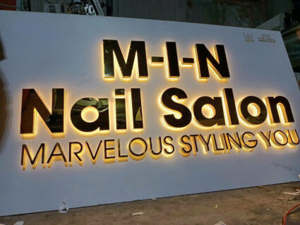 Bảng hiệu nail sang trọng