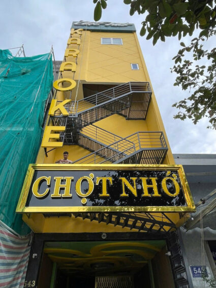 thiết kế bảng hiệu chuyên nghiệp