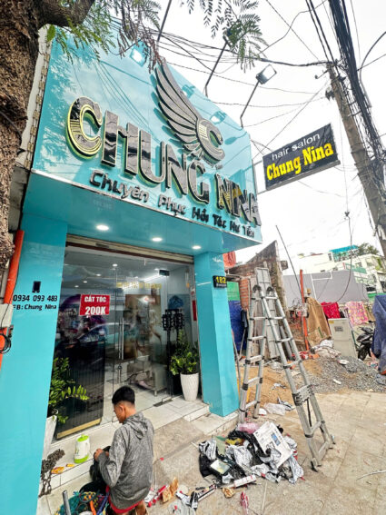 bảng hiệu tóc nữ hiện đại