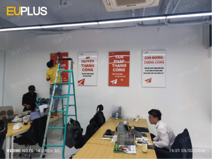 Khung tranh tiểu ngữ