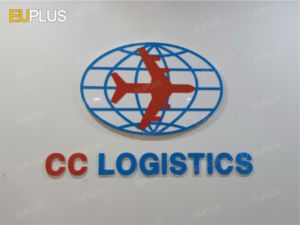 Lắp đặt logo mica